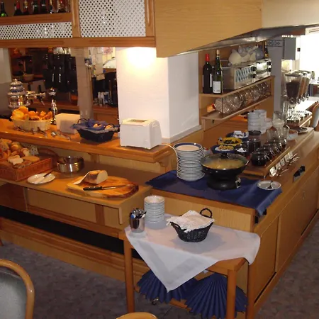 Hotel Panorama Garni-3